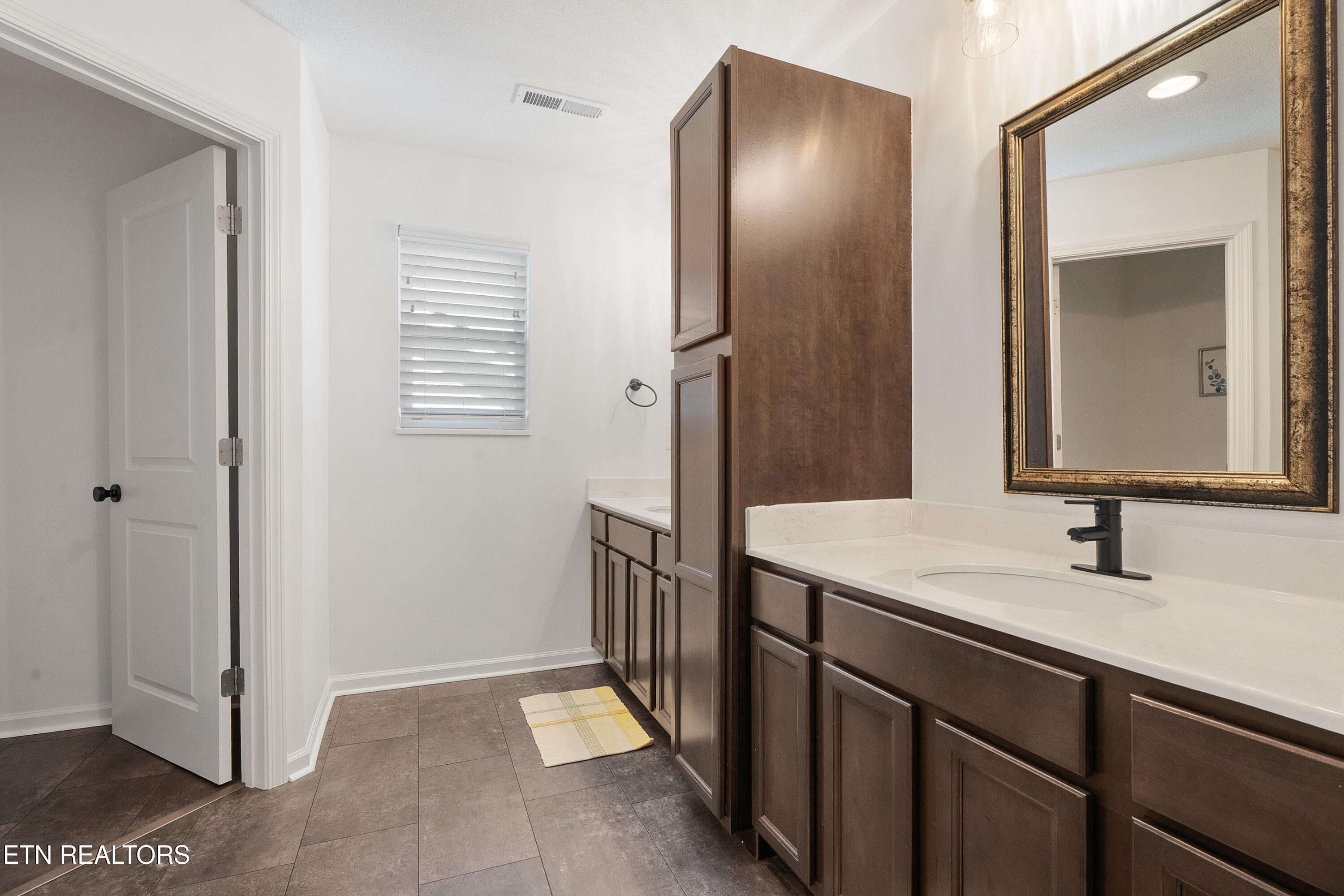 3106 Hopson Hollow Road Knoxville, TN 37931 - Photo 14 of 24 Bathroom 2