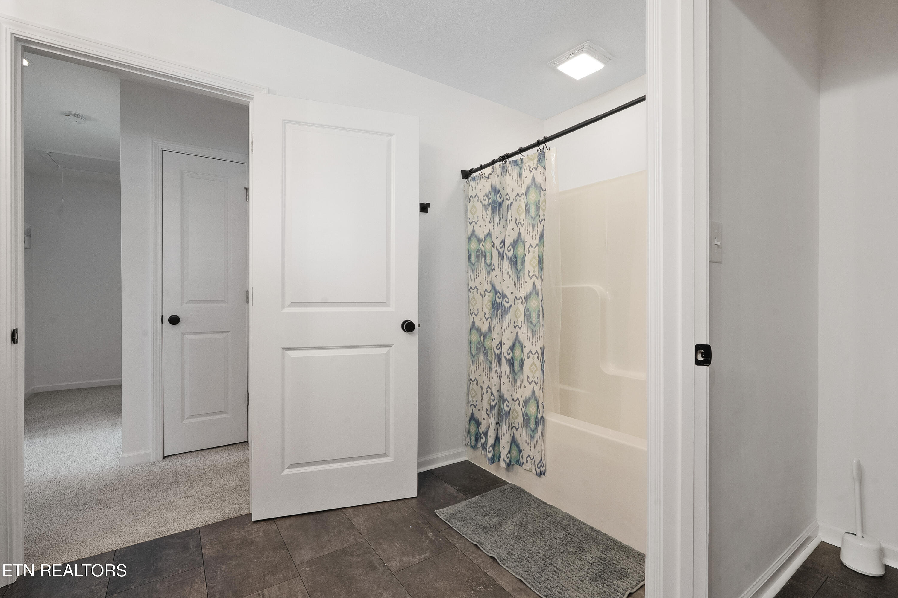 3106 Hopson Hollow Road Knoxville, TN 37931 - Photo 15 of 24 Bathroom 2-2
