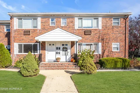 $100,000 | 49 Laurel Place, Unit A, Eatontown, NJ 07724