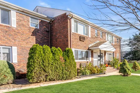 $100,000 | 49 Laurel Place, Unit A, Eatontown, NJ 07724