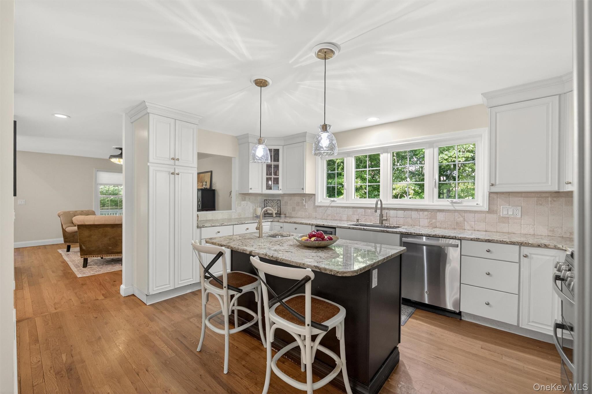 40 Nottingham Way Mahopac, NY 10541 - Photo 10 of 43 Granite Counters, Stainless Appliances, Center Island