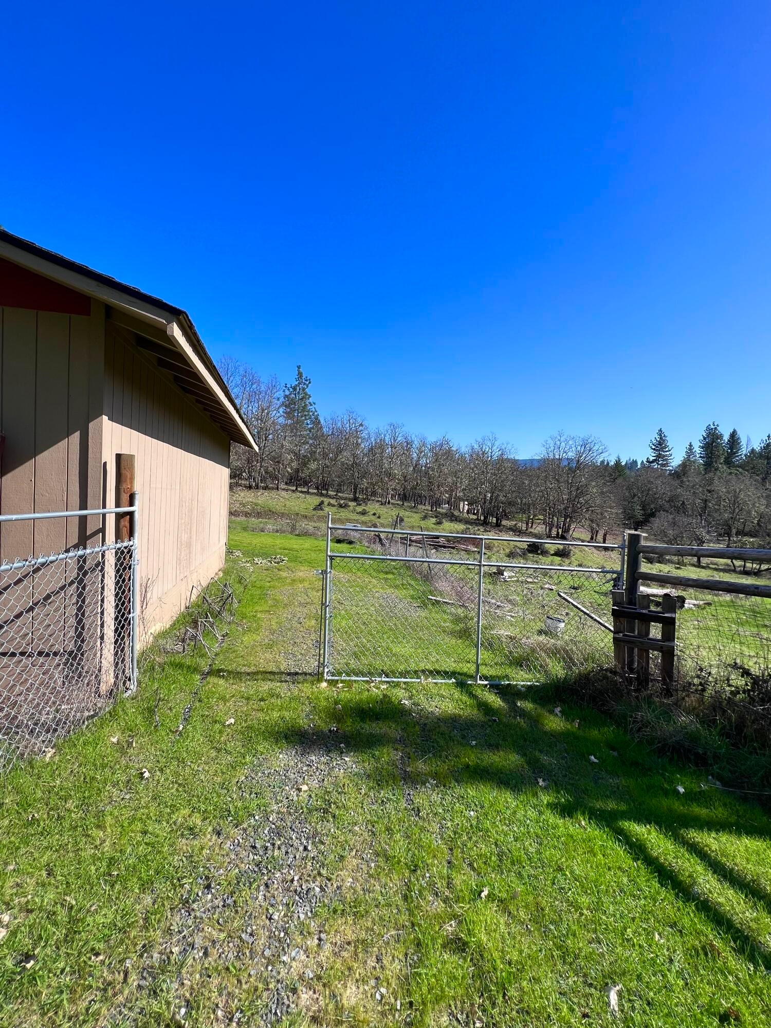 5525 Tunnel Loop Road Grants Pass, OR 97526 - Photo 54 of 65 48