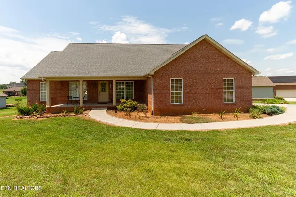 $555,000 | 602 Yellow Rose Lane, Maryville, TN 37803