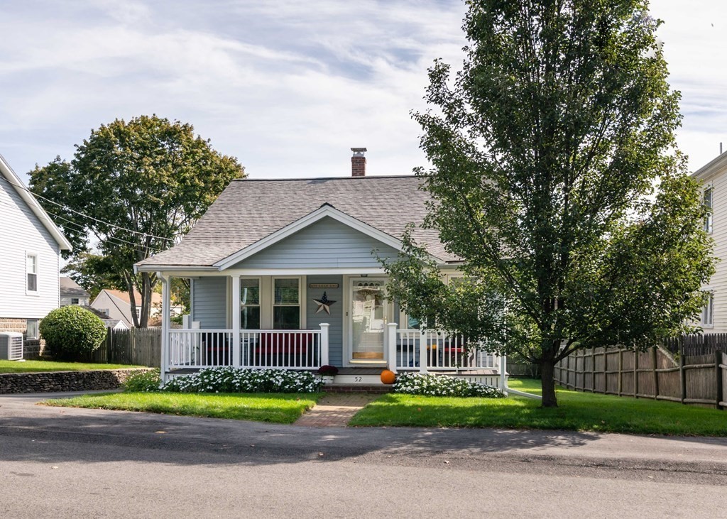 52 Edgemont Road Braintree, MA 02184 - Photo 1 of 17