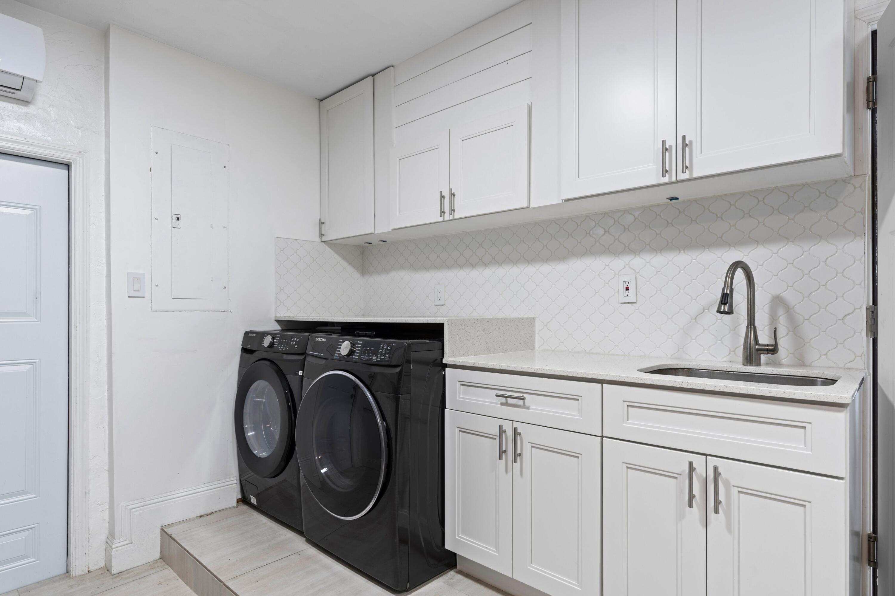 124 Oregon Lane Boca Raton, FL 33487 - Photo 18 of 39 Laundry