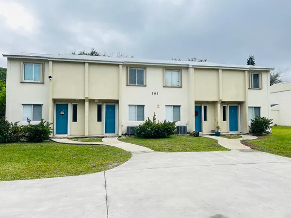 $1,550 | 203 Southland Drive, Unit B, Fort Pierce, FL 34982