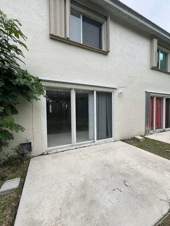 $1,550 | 203 Southland Drive, Unit B, Fort Pierce, FL 34982