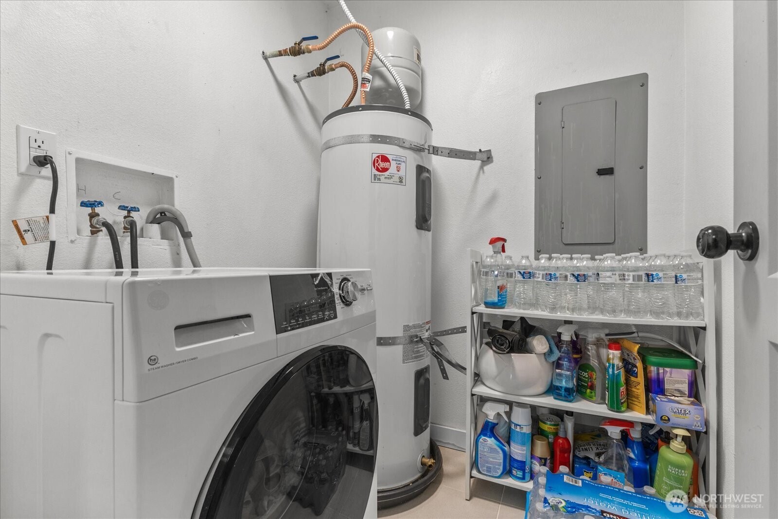 20609 Southeast 245th Place Maple Valley, WA 98038 - Photo 26 of 34 a utility room with dryer and washer
