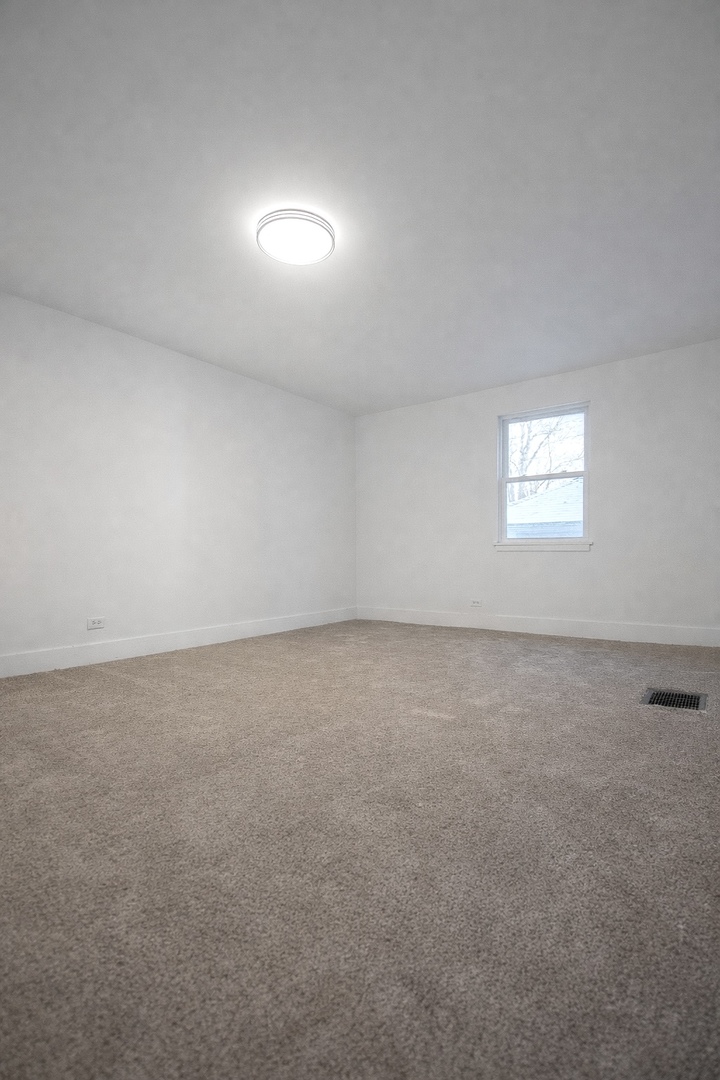 7913 South Oak Street Dixon, IL 61021 - Photo 14 of 37