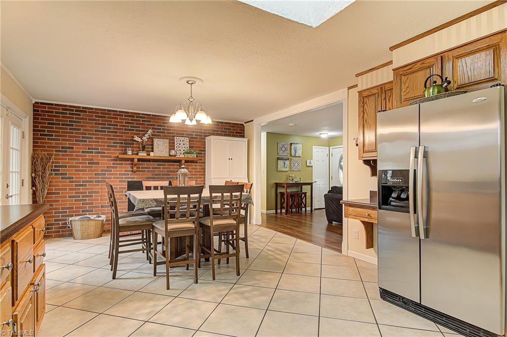 107 Edgeview Road High Point, NC 27260 - Photo 13 of 30 Gallery Image 13