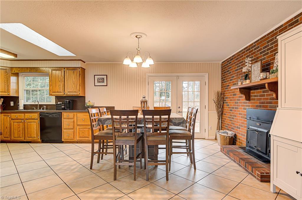 107 Edgeview Road High Point, NC 27260 - Photo 15 of 30 Gallery Image 15