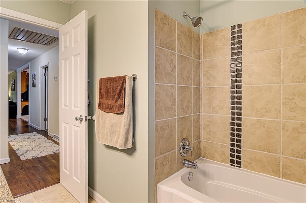 107 Edgeview Road High Point, NC 27260 - Photo 24 of 30 Gallery Image 24