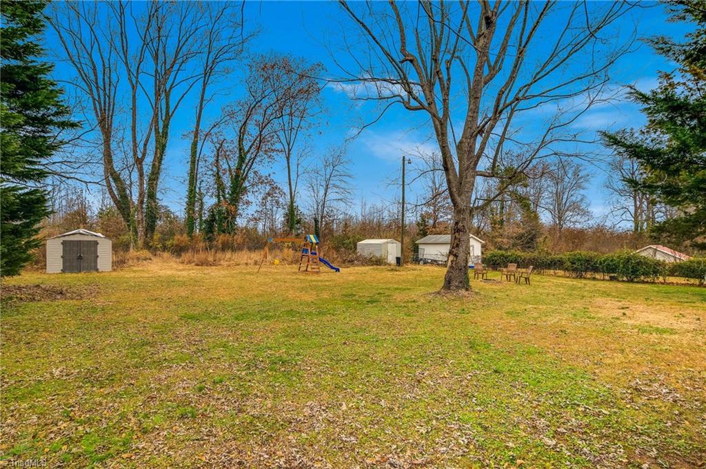 107 Edgeview Road High Point, NC 27260 - Photo 27 of 30 Gallery Image 27