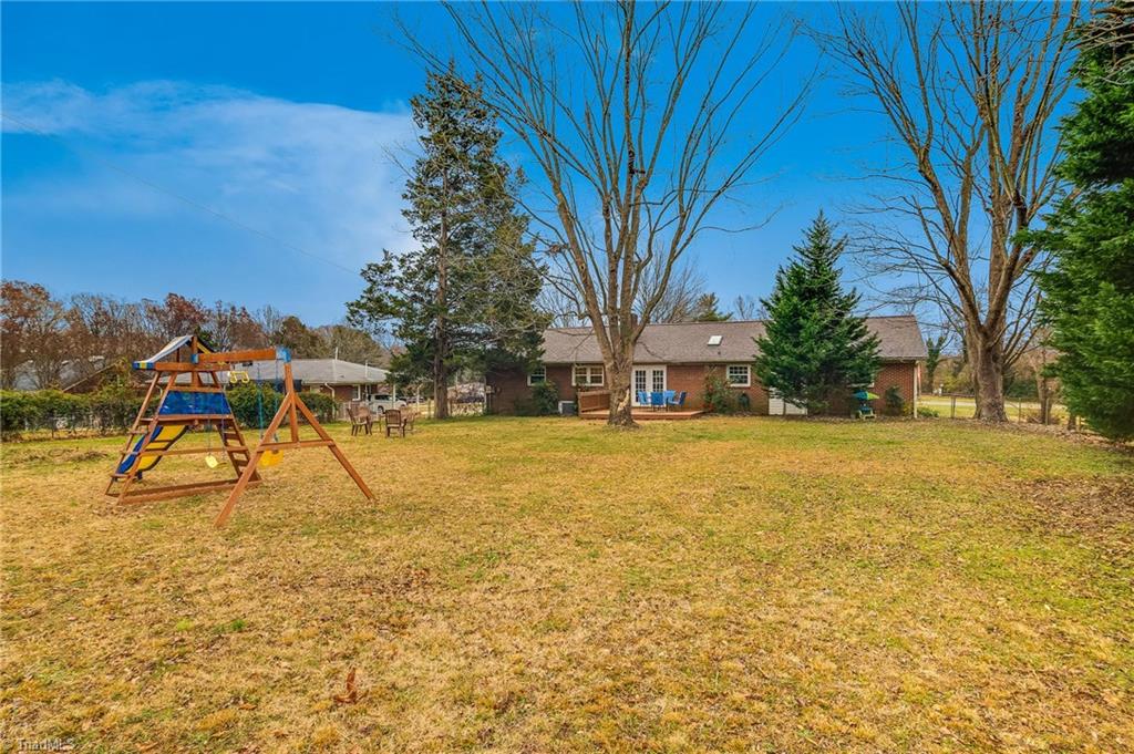 107 Edgeview Road High Point, NC 27260 - Photo 29 of 30 Gallery Image 29