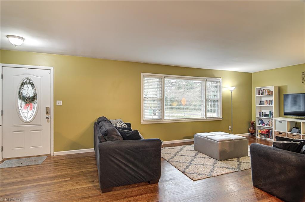 107 Edgeview Road High Point, NC 27260 - Photo 4 of 30 Gallery Image 4