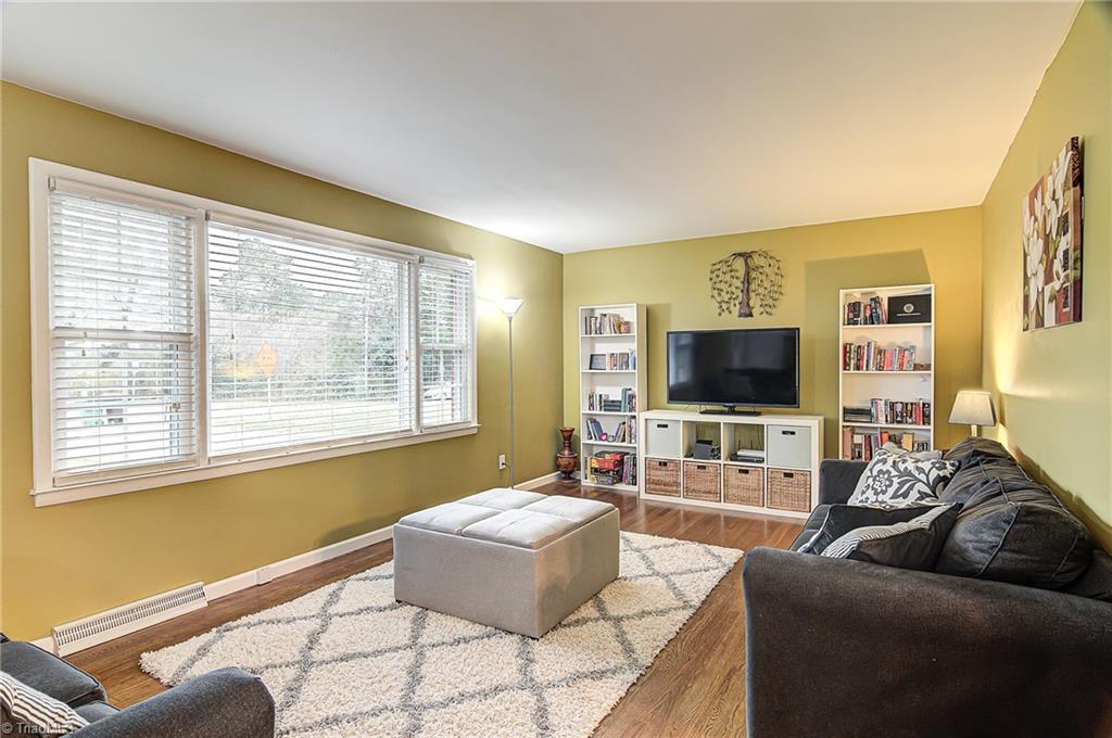 107 Edgeview Road High Point, NC 27260 - Photo 5 of 30 Gallery Image 5