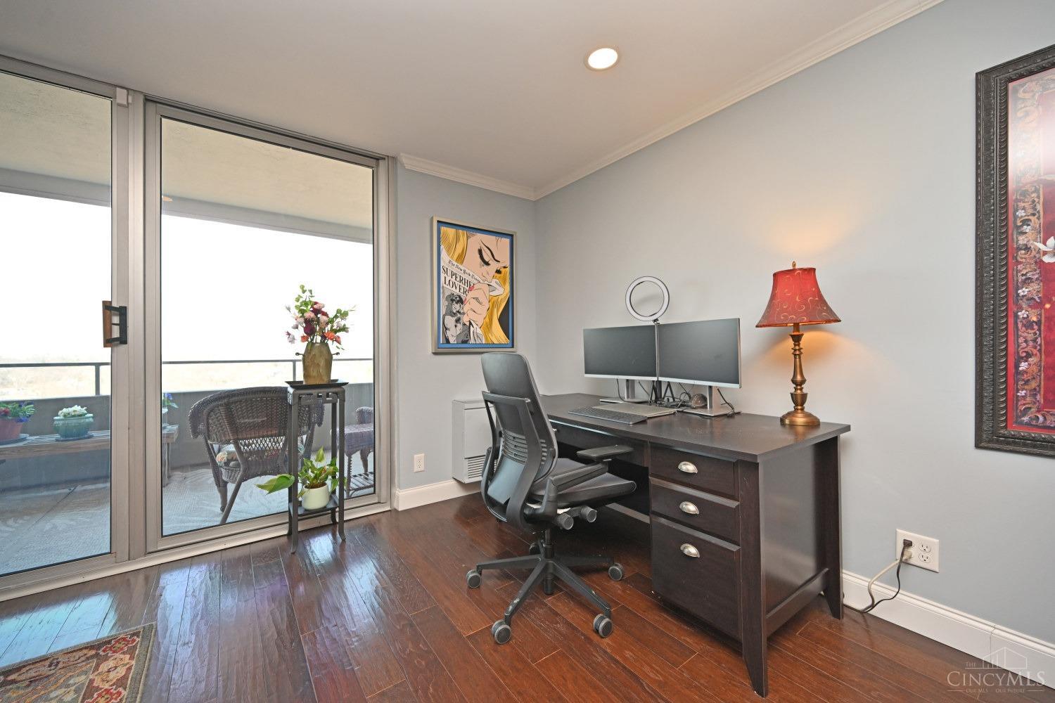 2324 Madison Road, Unit 1601 Cincinnati, OH 45208 - Photo 7 of 32 Gallery Image 7