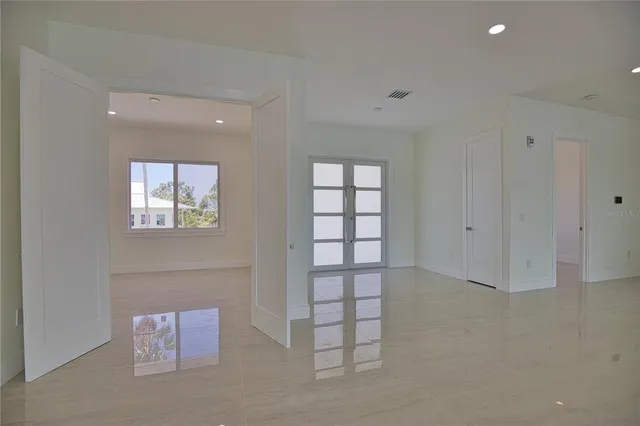 a view of empty room with window