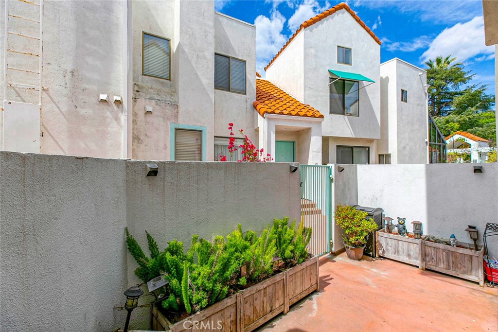 1340 Glenwood Road, Unit 4 Glendale, CA 91201 - Photo 12 of 49