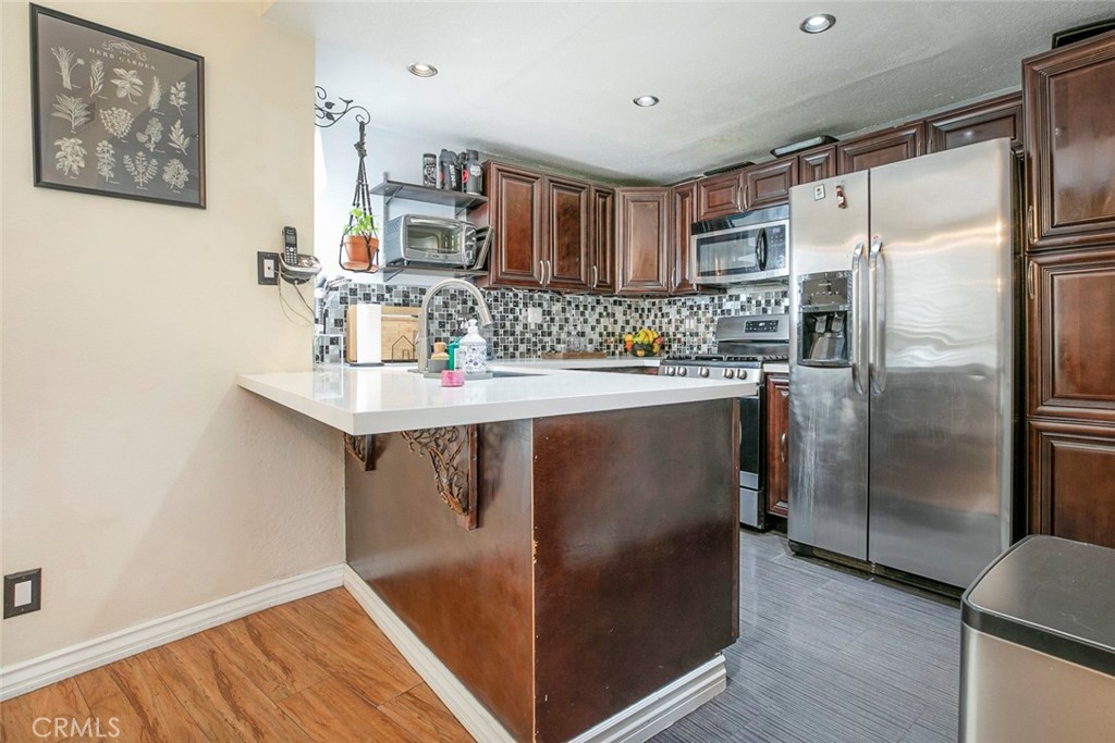 1340 Glenwood Road, Unit 4 Glendale, CA 91201 - Photo 19 of 49