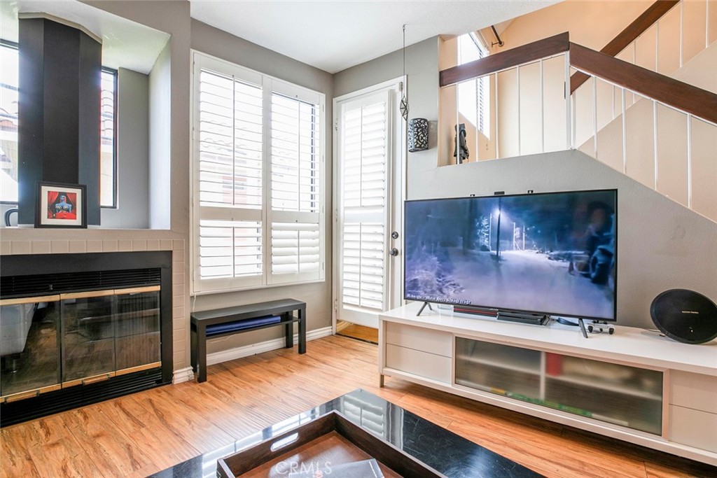 1340 Glenwood Road, Unit 4 Glendale, CA 91201 - Photo 27 of 49