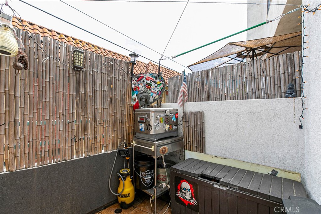 1340 Glenwood Road, Unit 4 Glendale, CA 91201 - Photo 29 of 49