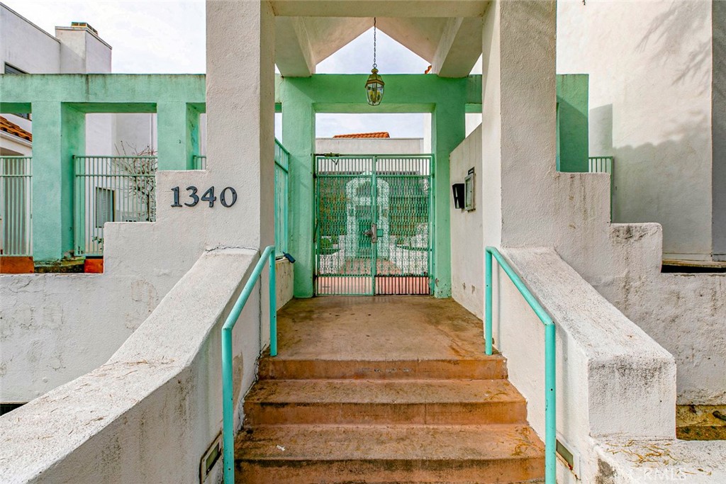 1340 Glenwood Road, Unit 4 Glendale, CA 91201 - Photo 3 of 49