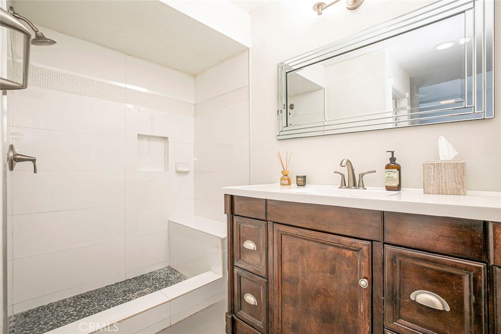 1340 Glenwood Road, Unit 4 Glendale, CA 91201 - Photo 34 of 49