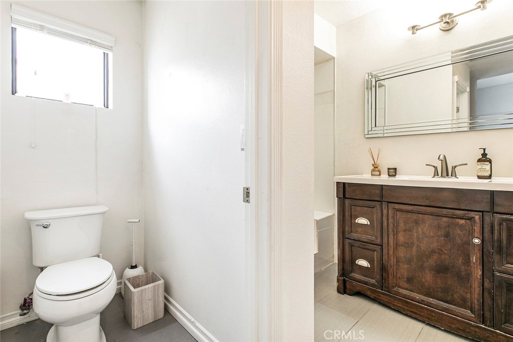 1340 Glenwood Road, Unit 4 Glendale, CA 91201 - Photo 35 of 49