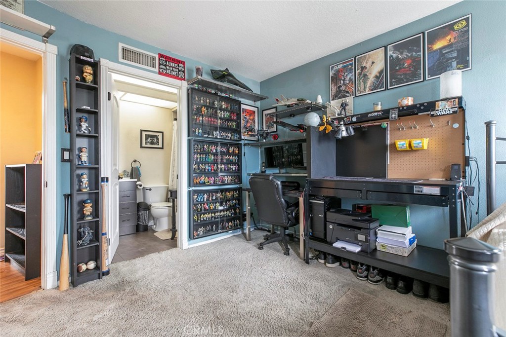 1340 Glenwood Road, Unit 4 Glendale, CA 91201 - Photo 38 of 49