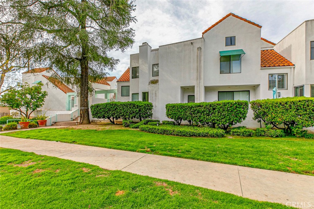 1340 Glenwood Road, Unit 4 Glendale, CA 91201 - Photo 4 of 49