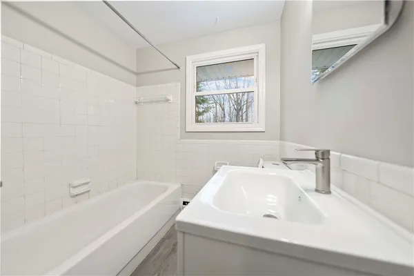$269,900 | 18 Allandale Drive, Ogden, NY 14624