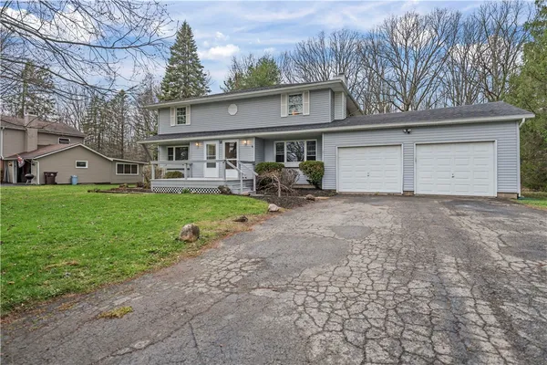 $269,900 | 18 Allandale Drive, Ogden, NY 14624