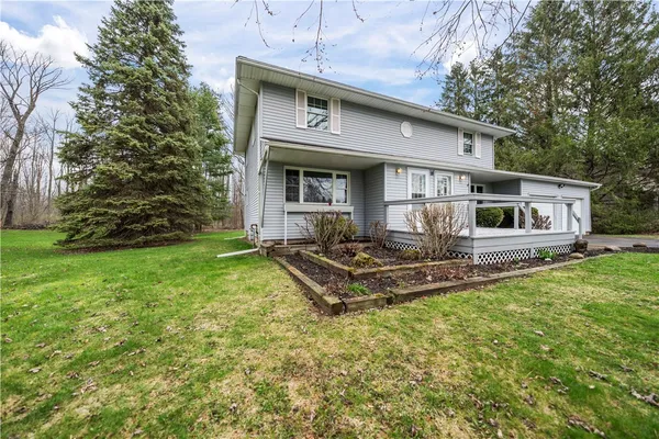 $269,900 | 18 Allandale Drive, Ogden, NY 14624