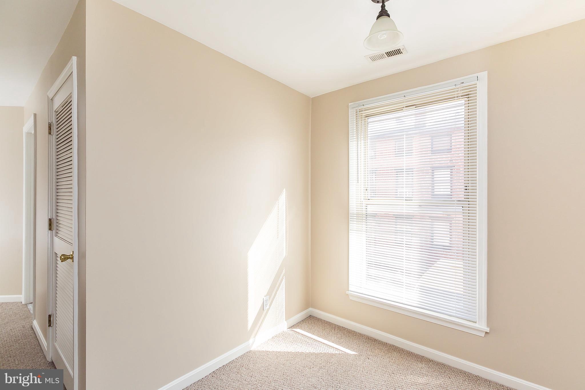 2 East Wheeling Street, Unit 209 Baltimore, MD 21230 - Photo 12 of 30 Dining Room