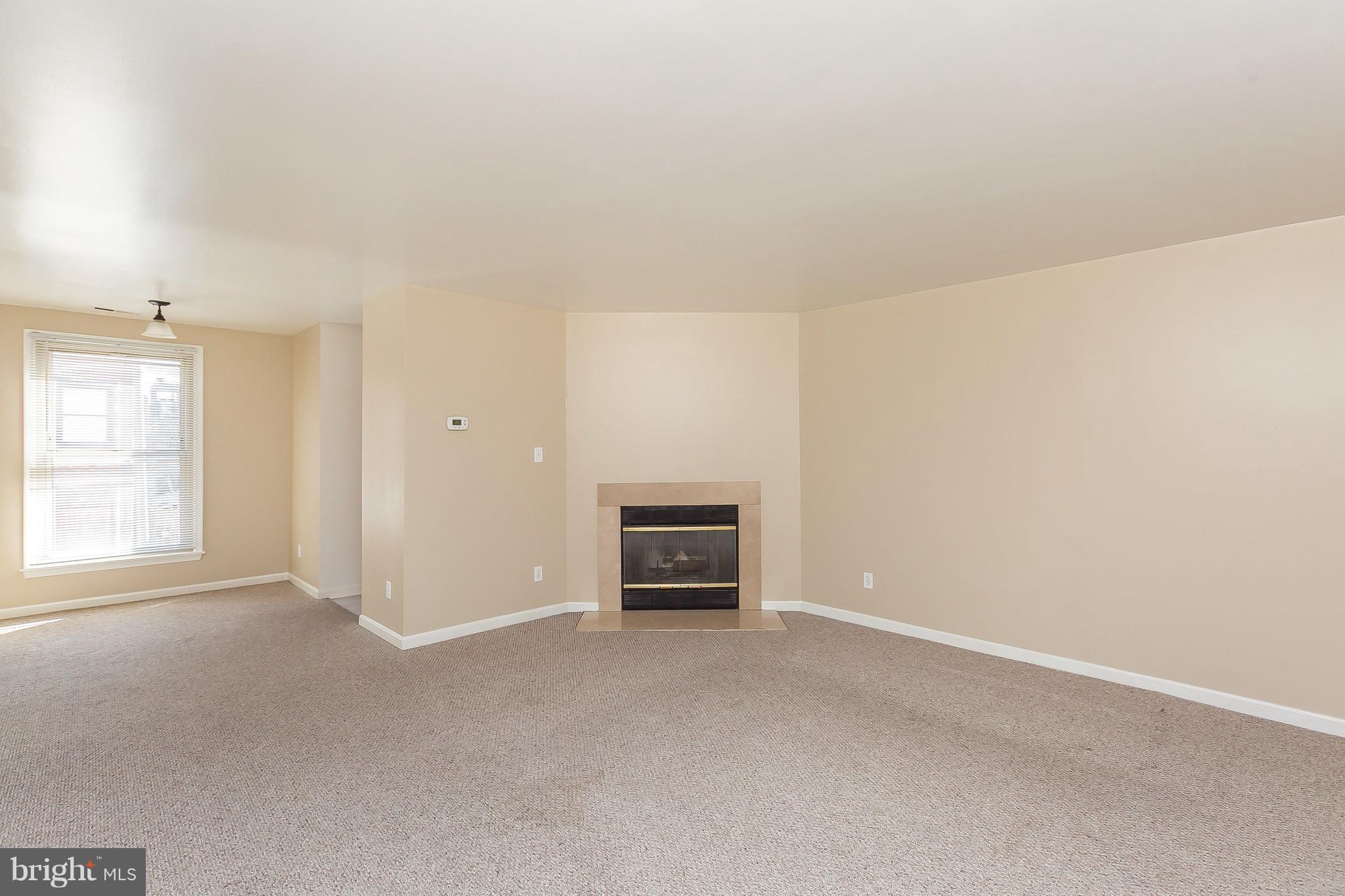 2 East Wheeling Street, Unit 209 Baltimore, MD 21230 - Photo 5 of 30 Living Room