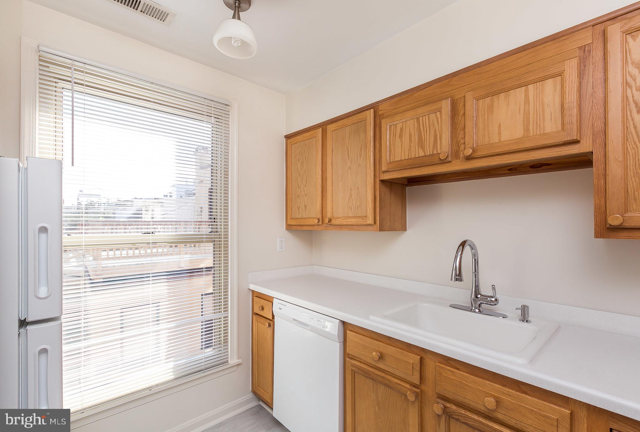 2 East Wheeling Street, Unit 209 Baltimore, MD 21230 - Photo 8 of 30 Kitchen
