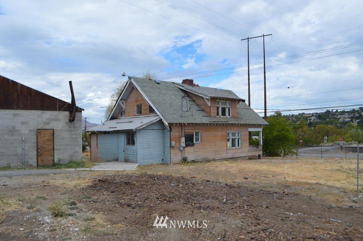 2702 Stemilt Creek Road Wenatchee, WA 98801 - Photo 2 of 6 Gallery Image 2