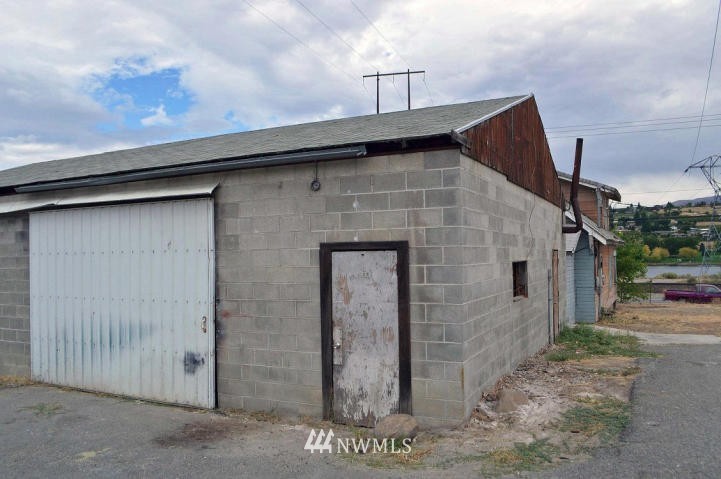 2702 Stemilt Creek Road Wenatchee, WA 98801 - Photo 3 of 6 Gallery Image 3