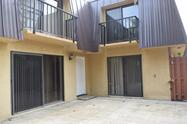 $1,950 | 5945 Southeast Windsong Lane, Unit 907, Stuart, FL 34997