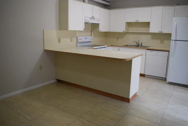 $1,950 | 5945 Southeast Windsong Lane, Unit 907, Stuart, FL 34997