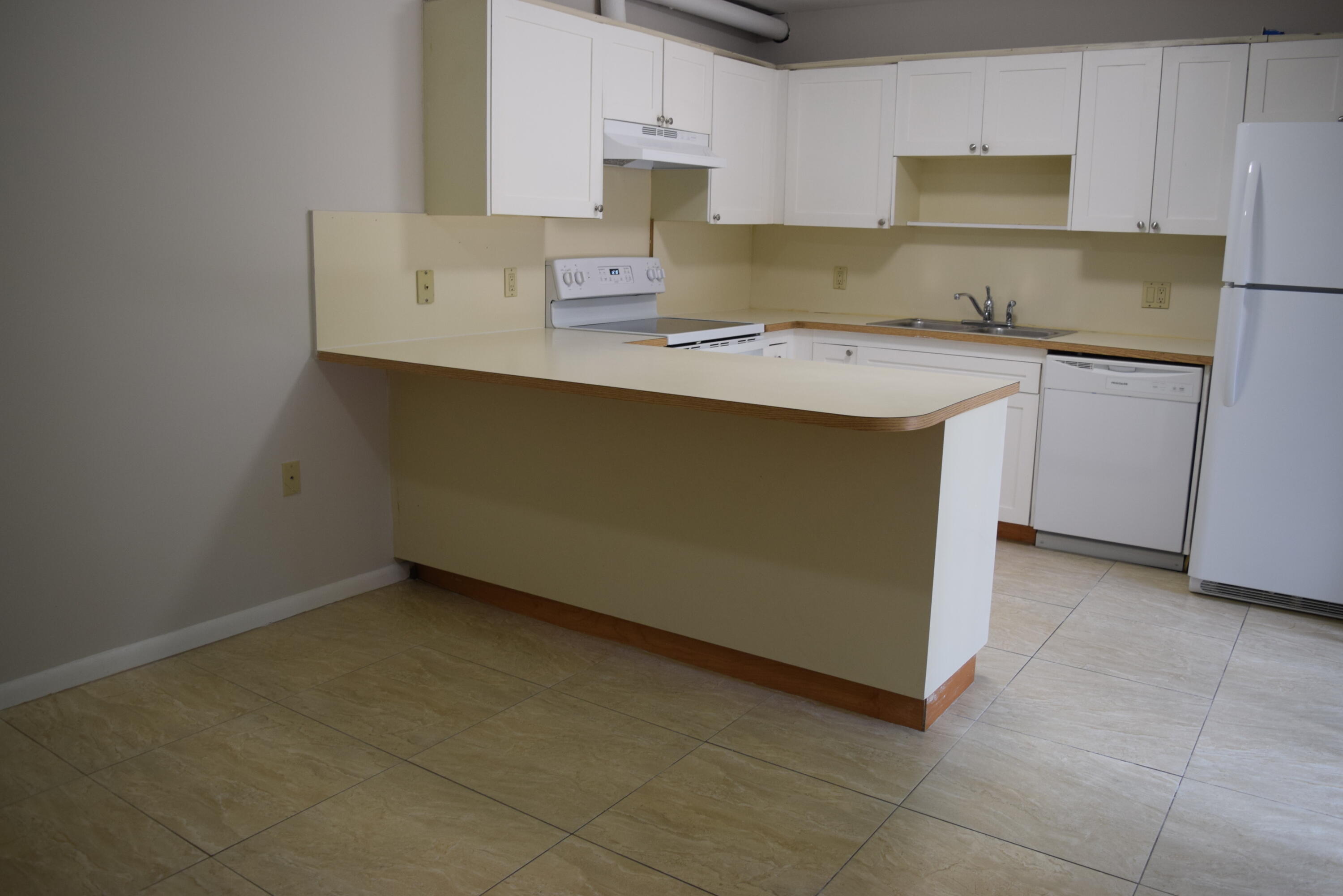 5945 Southeast Windsong Lane, Unit 907 Stuart, FL 34997 - Photo 22 of 34 DSC_0098