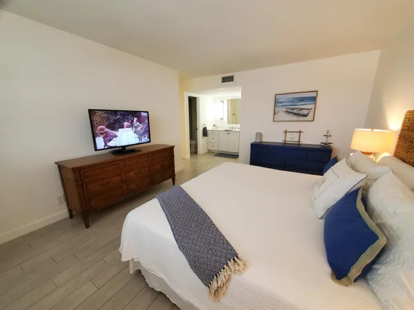 $6,000 | 5200 North Ocean Boulevard, Unit 1508B, Lauderdale-by-the-Sea, FL 33308