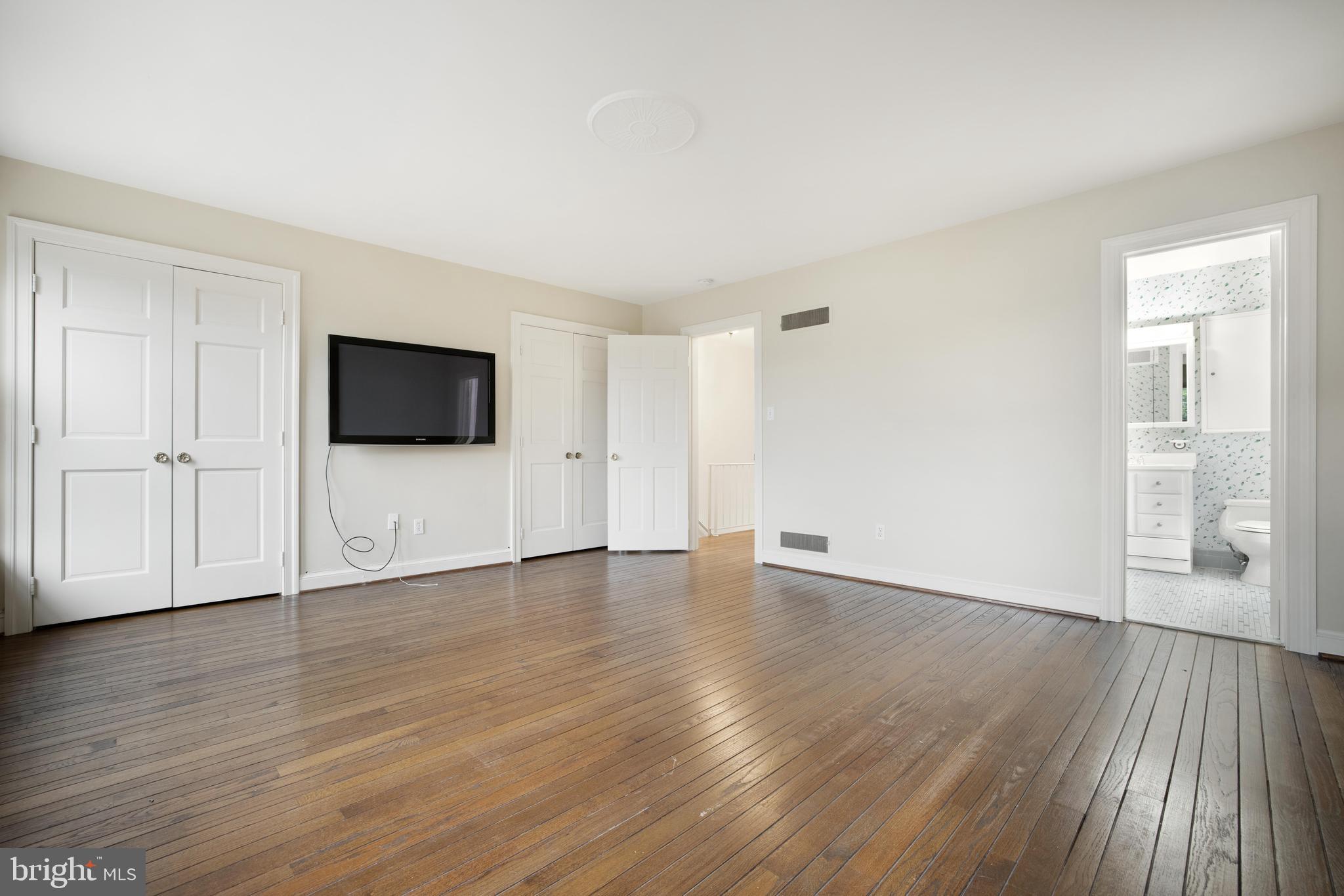 3327 R Street Northwest Washington, DC 20007 - Photo 20 of 28 Double closets