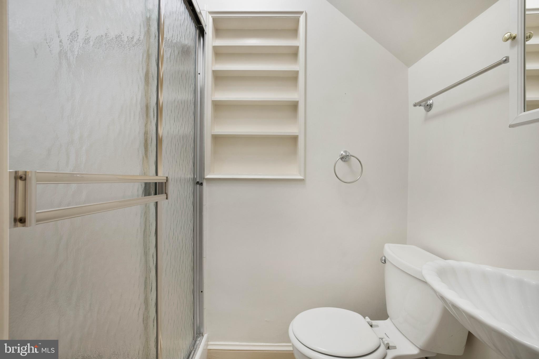 3327 R Street Northwest Washington, DC 20007 - Photo 9 of 28 Entry-level full bathroom