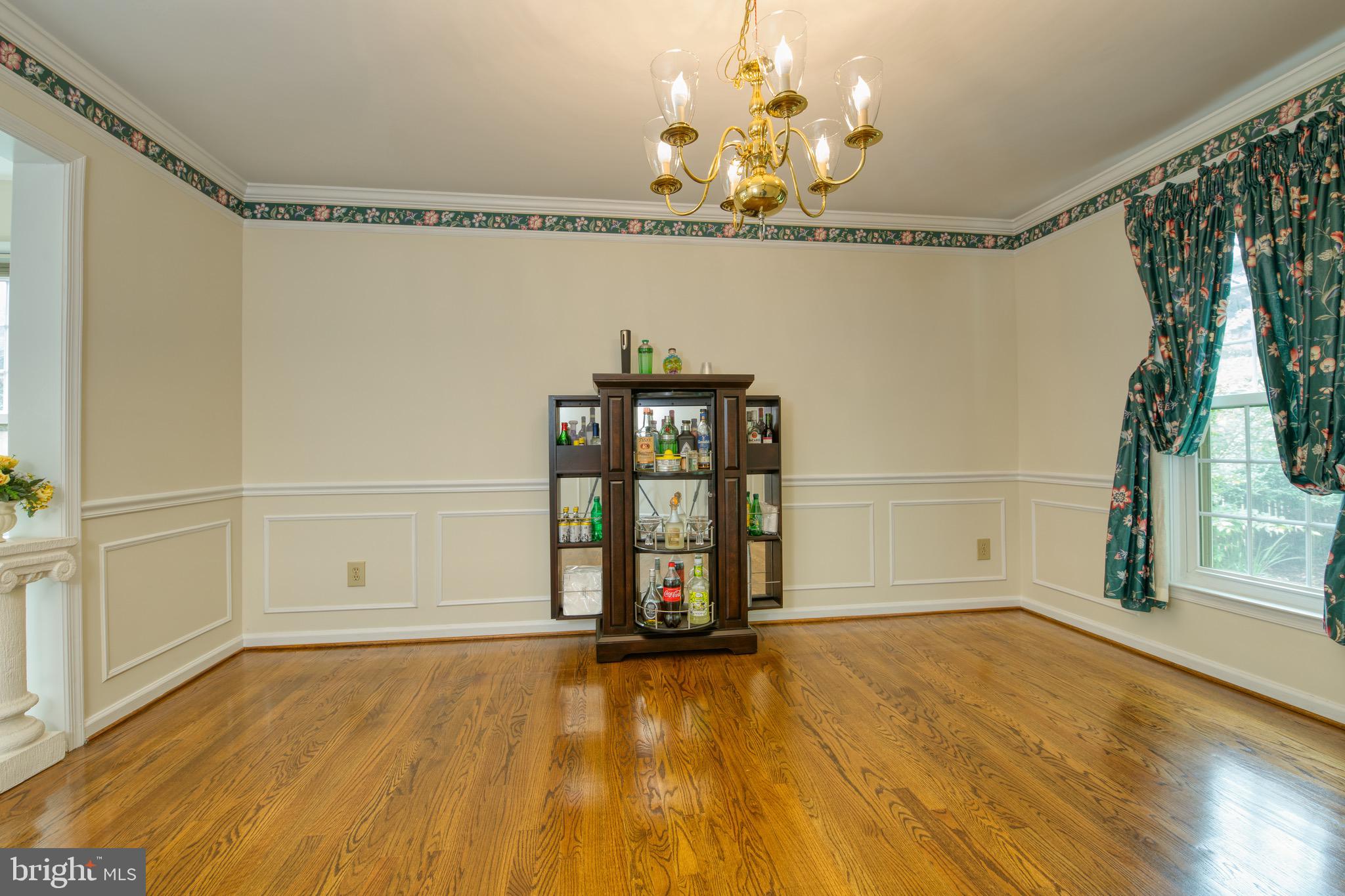 11722 Split Tree Circle Potomac, MD 20854 - Photo 12 of 56