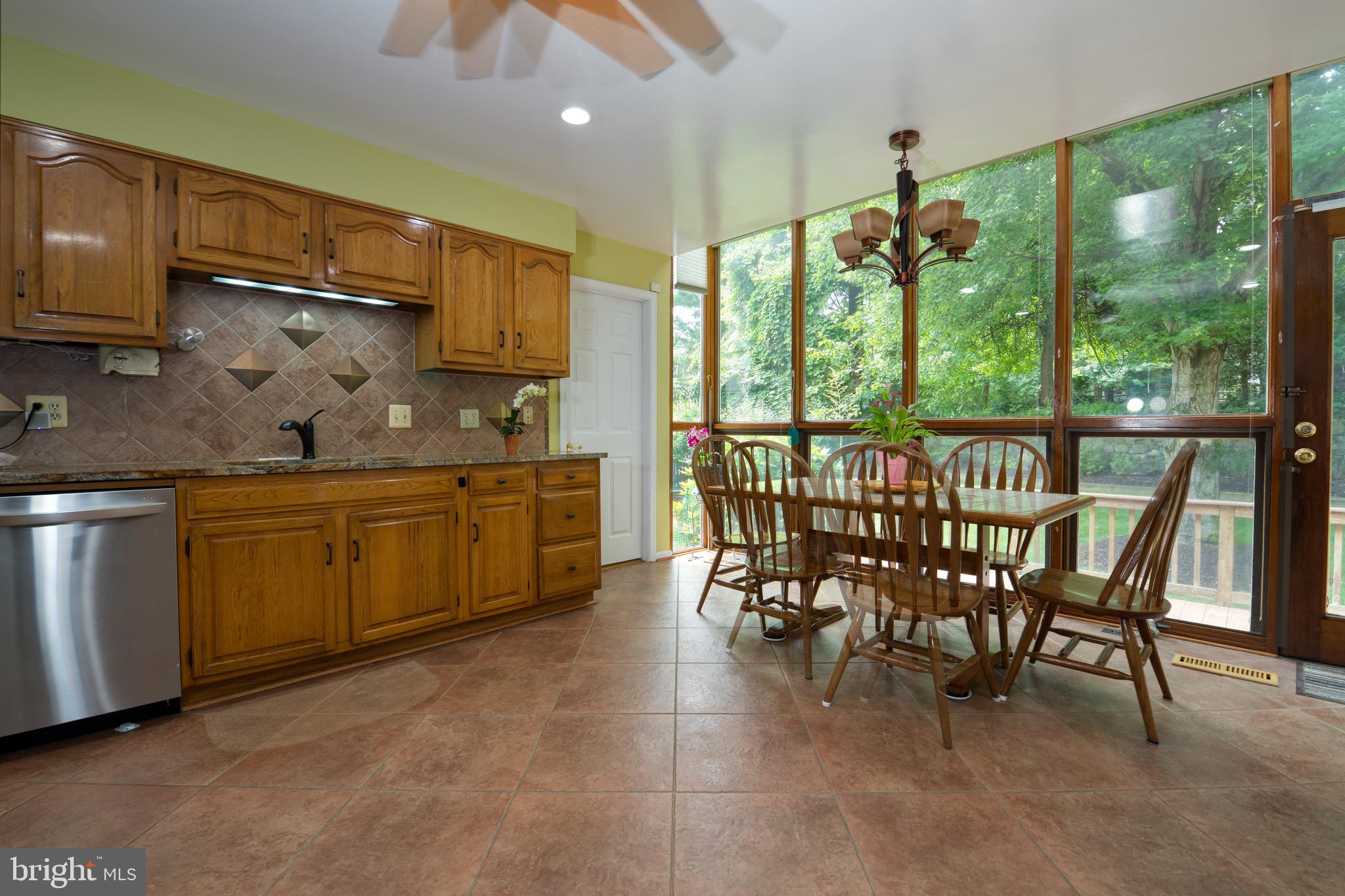 11722 Split Tree Circle Potomac, MD 20854 - Photo 16 of 56