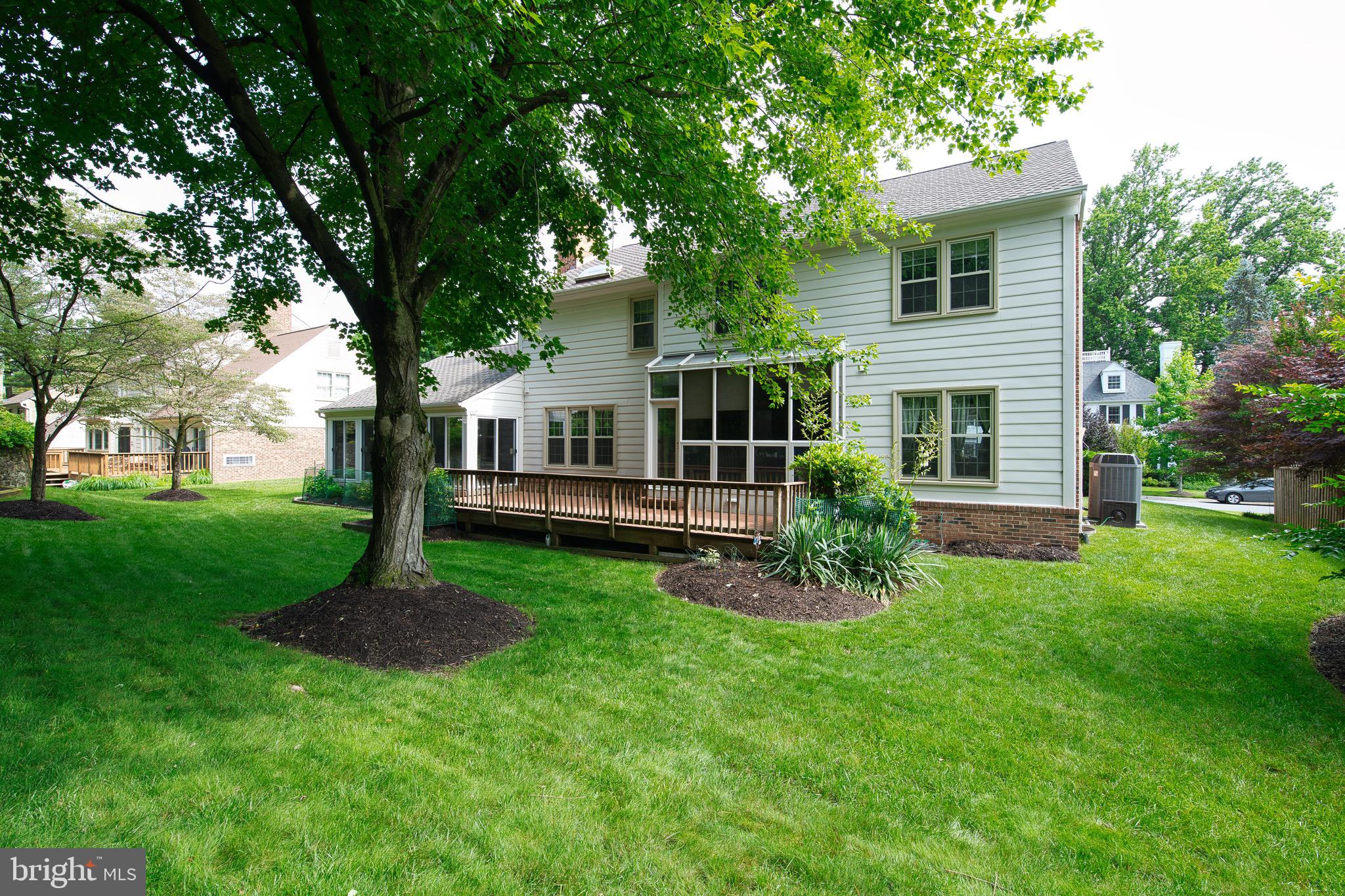 11722 Split Tree Circle Potomac, MD 20854 - Photo 5 of 56