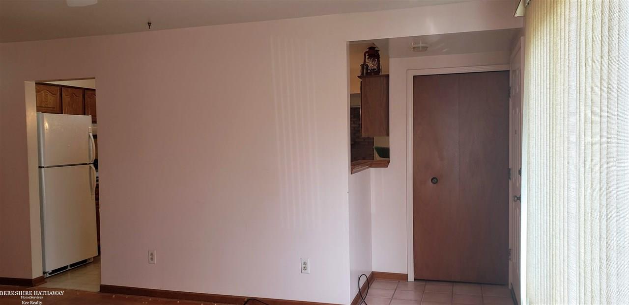 32027 Hayes Road Warren, MI 48088 - Photo 7 of 22 50026499-7.JPG