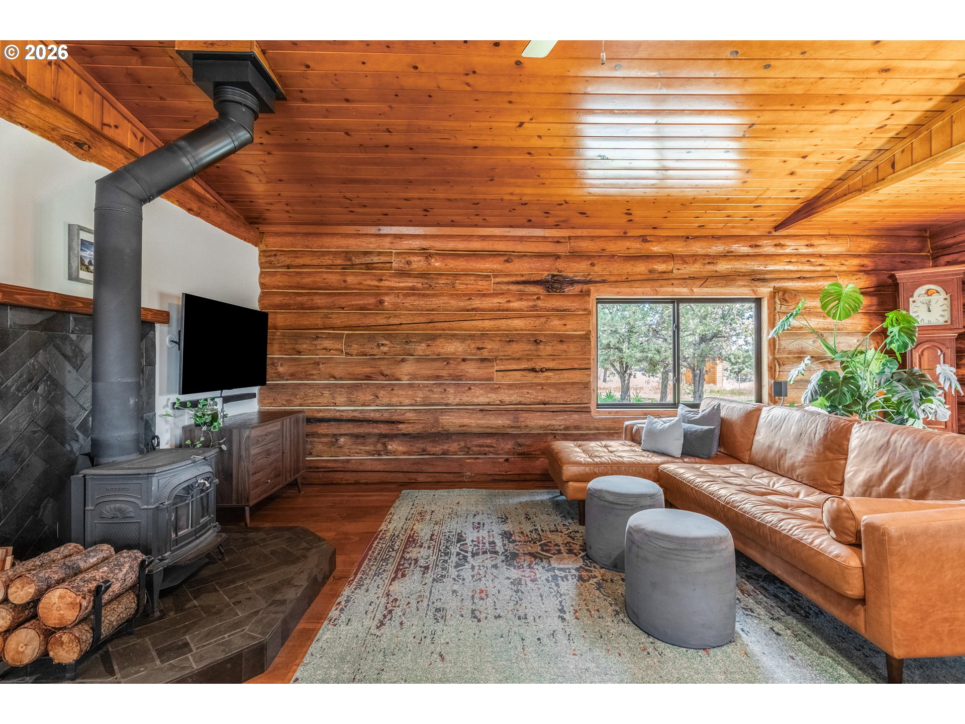 61601 Gribbling Road Bend, OR 97702 - Photo 4 of 41 Gallery Image 4